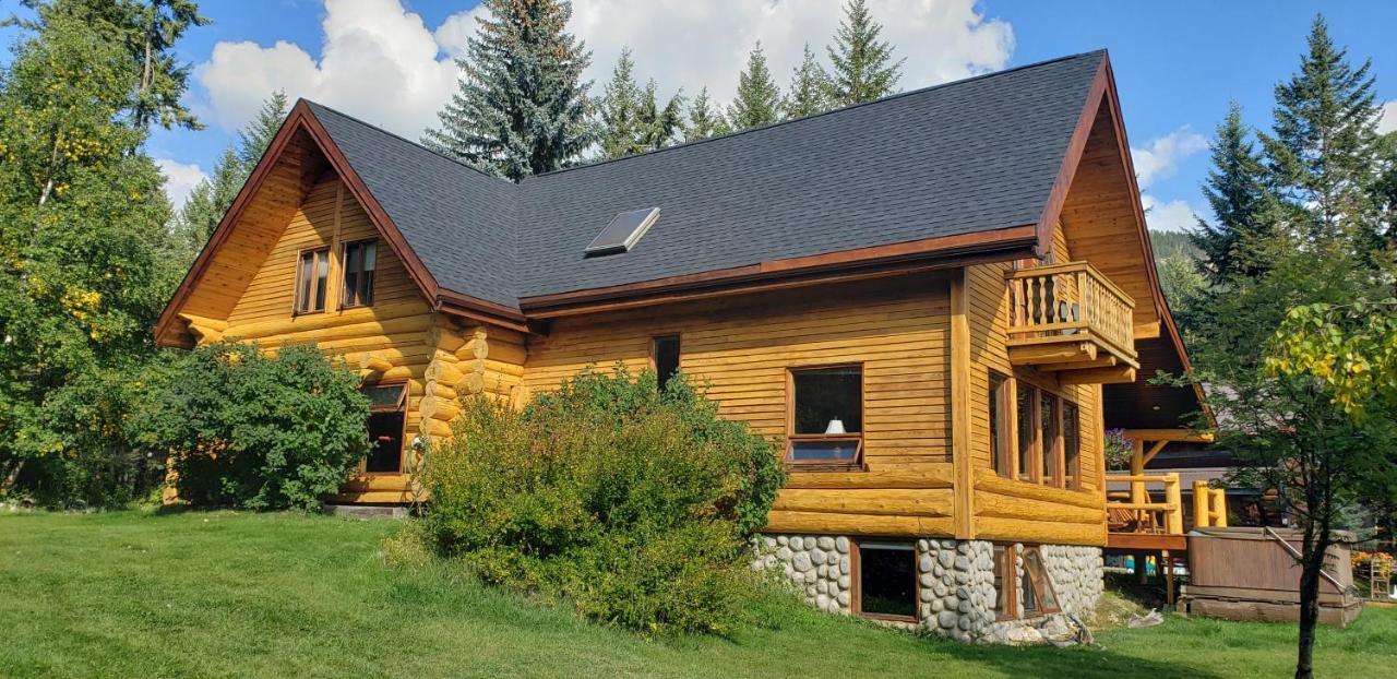 Kicking Horse Canyon Guest House Golden Kültér fotó